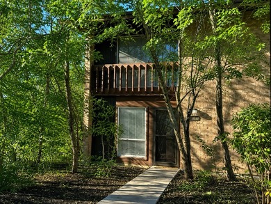 Private, move-in-ready end unit with a smart, easy-living layout - photo 2