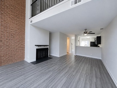 Private, move-in-ready end unit with a smart, easy-living layout - photo 5