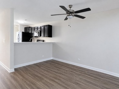 Private, move-in-ready end unit with a smart, easy-living layout - photo 6