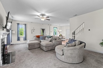 Welcome to Vista Cay Village! A quiet community situated just - photo 8