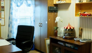 Spacious 3BR, 2BA manufactured home - photo 10