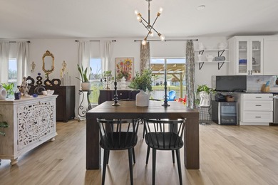 Welcome to Oakland Lake Estates! This beautifully remodeled 4BR - photo 8