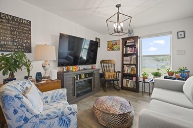 Welcome to Oakland Lake Estates! This beautifully remodeled 4BR - photo 10