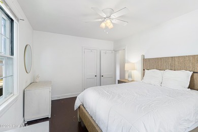 Classic cottage located in Morehead City, just a few blocks from - photo 13