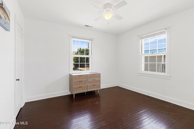 Classic cottage located in Morehead City, just a few blocks from - photo 14
