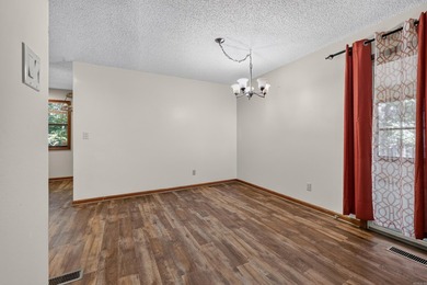 Meticulously updated and mechanically sound home in a private - photo 16