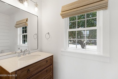 Classic cottage located in Morehead City, just a few blocks from - photo 17