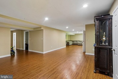Welcome to refined living in the prestigious Beech Tree Gated - photo 17