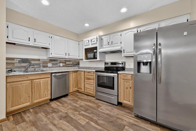 Meticulously updated and mechanically sound home in a private - photo 18