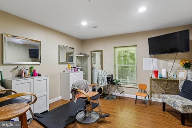 Welcome to refined living in the prestigious Beech Tree Gated - photo 19