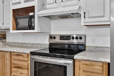 Meticulously updated and mechanically sound home in a private - photo 22