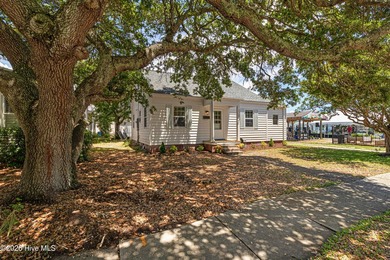 Classic cottage located in Morehead City, just a few blocks from - photo 24