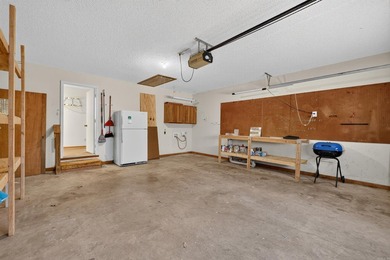 Meticulously updated and mechanically sound home in a private - photo 26