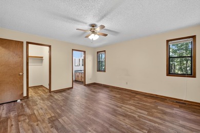 Meticulously updated and mechanically sound home in a private - photo 31