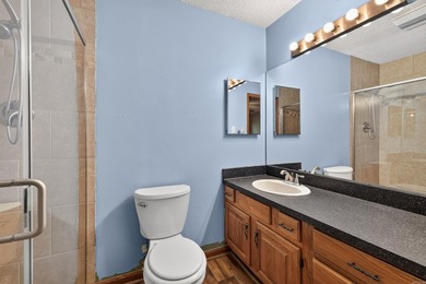 Meticulously updated and mechanically sound home in a private - photo 33