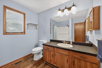 Meticulously updated and mechanically sound home in a private - photo 38