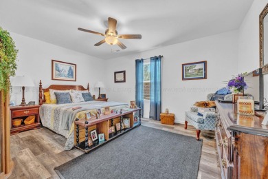 Like New 3BR 2Bath open for plan large closets and spacious - photo 11