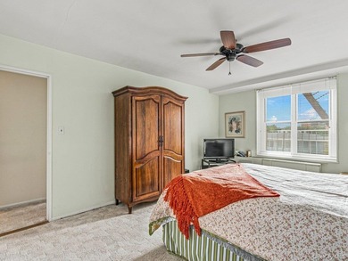 Bright and beautifully updated 2-bedroom move-in ready co-op in - photo 13
