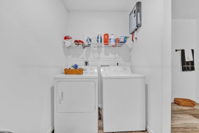 Like New 3BR 2Bath open for plan large closets and spacious - photo 16