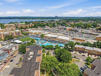 Bright and beautifully updated 2-bedroom move-in ready co-op in - photo 17