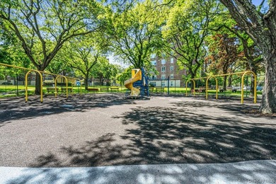 Bright and beautifully updated 2-bedroom move-in ready co-op in - photo 18