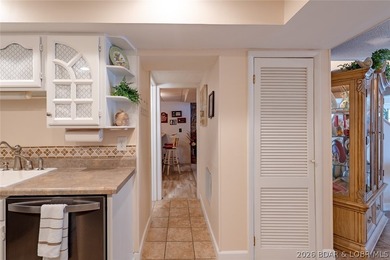 Gentle lot. Easy steps. Big view. If you've been waiting for - photo 20