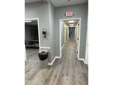 Welcome to the Downtown Block of 2nd and Daviess Street where - photo 21