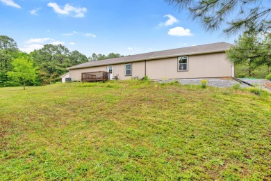 Like New 3BR 2Bath open for plan large closets and spacious - photo 22