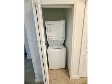 LOCATION,LOCATION, LOCATION!PERFECT HOME FOR YOUR FAMILY! ENERGY - photo 30