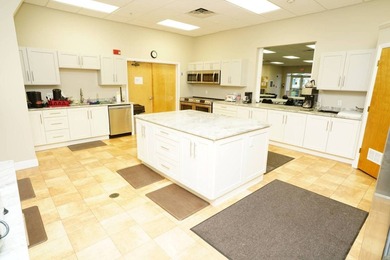 NEW PRICE ALERT!! Spacious 3 bedroom, 2 bathroom 2007 Palm - photo 33