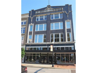 Welcome to the Downtown Block of 2nd and Daviess Street where - photo 34