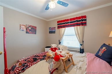 Gentle lot. Easy steps. Big view. If you've been waiting for - photo 38