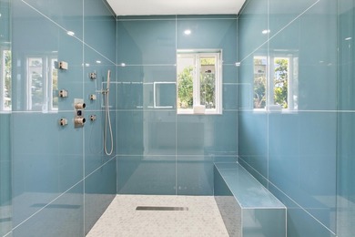 Welcome to this exceptional 4-bedroom, 3.5-bathroom - photo 14