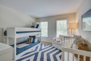 Nestled on a quiet cul-de-sac in Southampton, this beautifully - photo 16