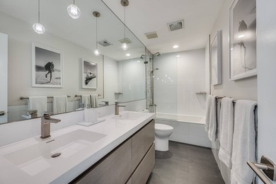 Nestled on a quiet cul-de-sac in Southampton, this beautifully - photo 18