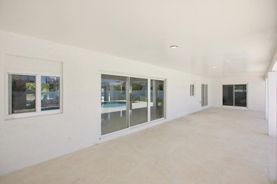 Welcome to this exceptional 4-bedroom, 3.5-bathroom - photo 18