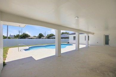 Welcome to this exceptional 4-bedroom, 3.5-bathroom - photo 19