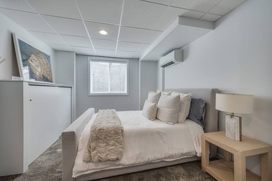 Nestled on a quiet cul-de-sac in Southampton, this beautifully - photo 23