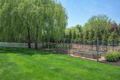 Nestled on a quiet cul-de-sac in Southampton, this beautifully - photo 28