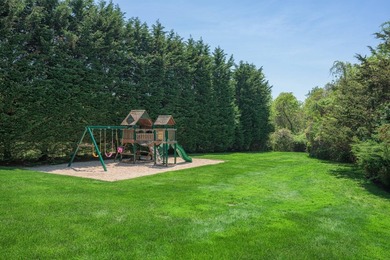 Nestled on a quiet cul-de-sac in Southampton, this beautifully - photo 29