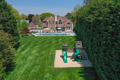 Nestled on a quiet cul-de-sac in Southampton, this beautifully - photo 32