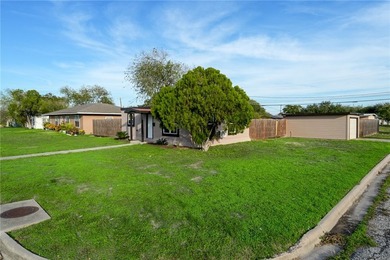 Welcome home to Carroll Lane Park #2 Subdivision. This two - photo 2