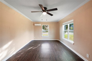 Welcome home to Carroll Lane Park #2 Subdivision. This two - photo 5