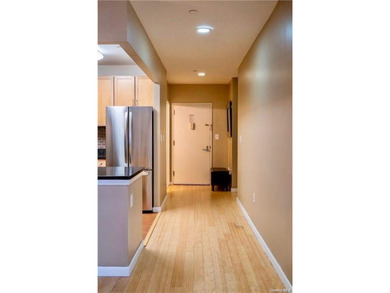 Modern 2BR, 2BA Condo with master bedroom with en suite, located - photo 5