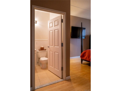 Modern 2BR, 2BA Condo with master bedroom with en suite, located - photo 10