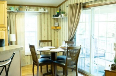 Spacious 3BR, 2BA manufactured home - photo 8