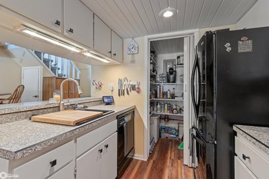 Beautifully updated 2-bedroom, 3-bath two-story end-unit condo - photo 12