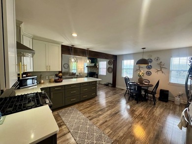 Welcome to 202 Commodore Drive in North Baldwin! This beautiful - photo 13