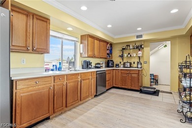 Looking for Space? This is the one. 4 Bedroom, 3 Bath + a Den - photo 14