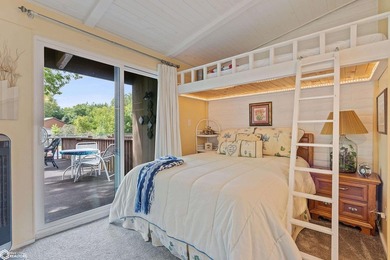 Beautifully updated 2-bedroom, 3-bath two-story end-unit condo - photo 15